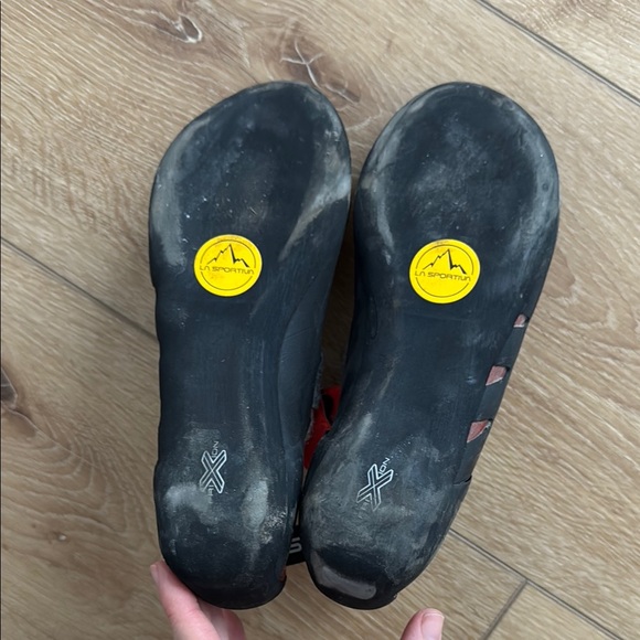 La Sportiva Women’s Climbing Shoes - Red and Black - Picture 3 of 3